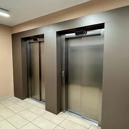 Z Widokiem Parking Nowoczesny Komfort